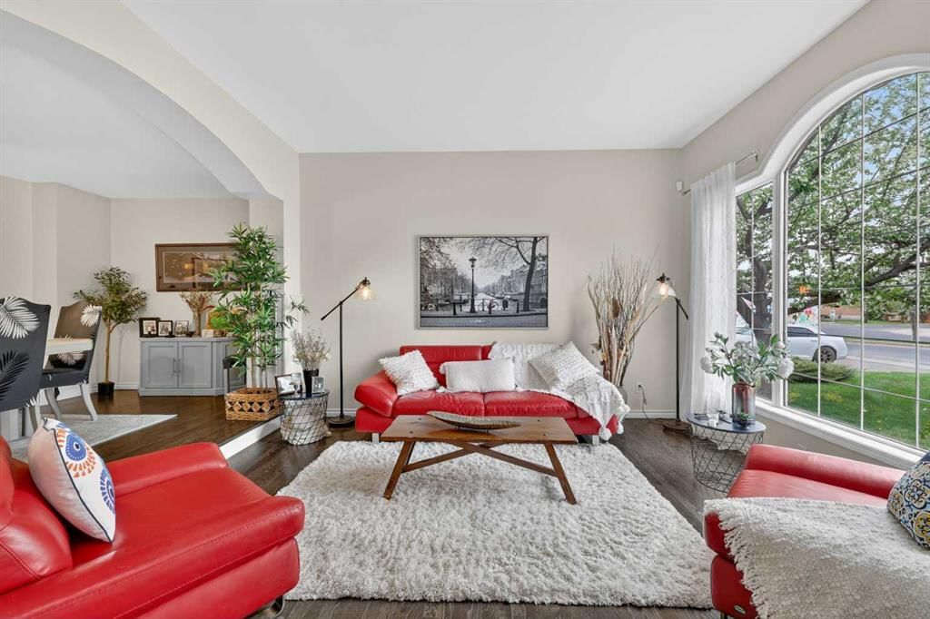 217 Mountain Park Drive SE, Calgary — photo 4 of 50