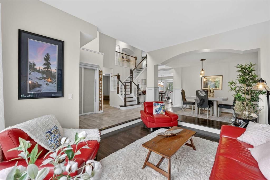 217 Mountain Park Drive SE, Calgary — photo 5 of 50