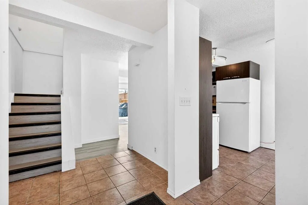 5615 1 Avenue SE, Calgary — photo 4 of 24