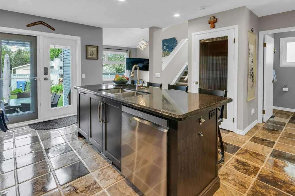 42 River Rock Green SE, Calgary — photo 4 of 41