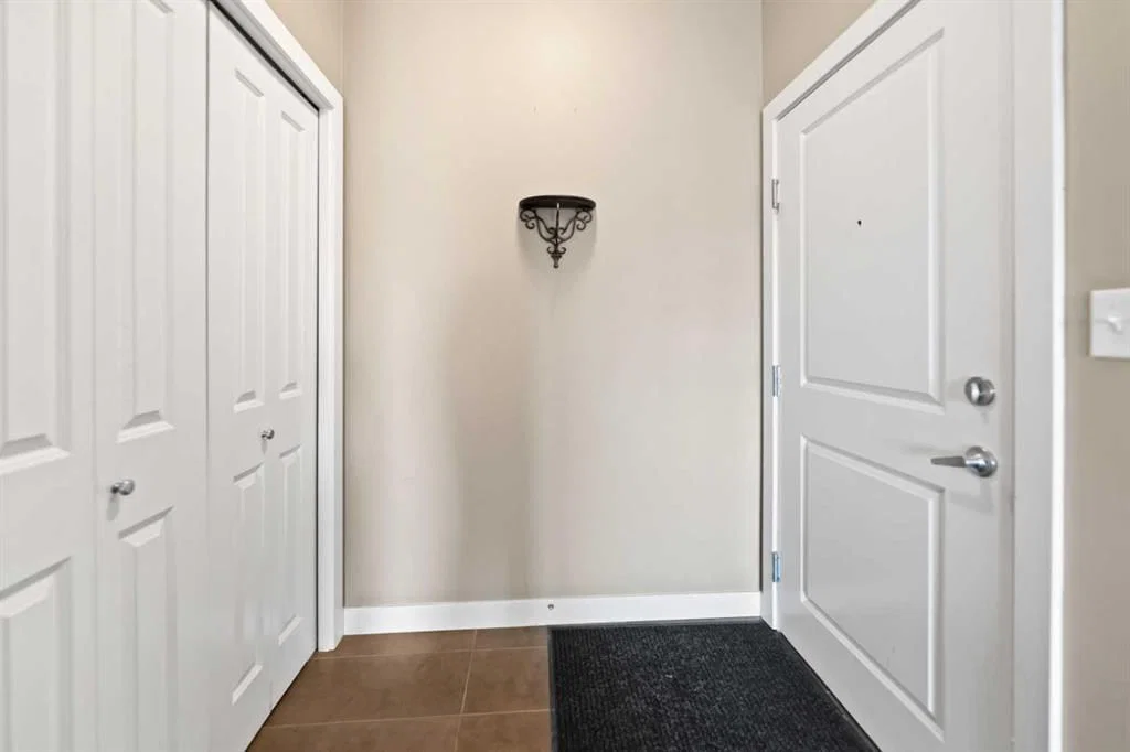 302, 23 Millrise Drive SW, Calgary — photo 5 of 33