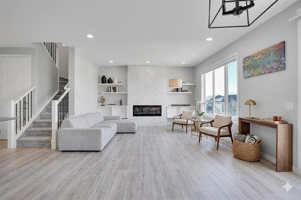 179 Lucas Heights NW, Calgary — main listing photo