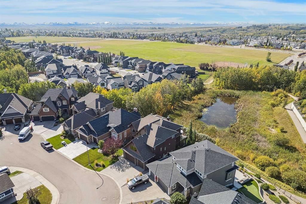 85 Rockcliff Heights NW, Calgary — photo 3 of 50