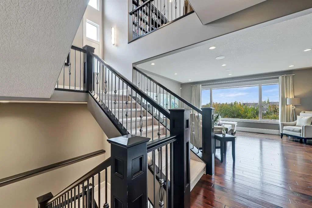 85 Rockcliff Heights NW, Calgary — photo 5 of 50