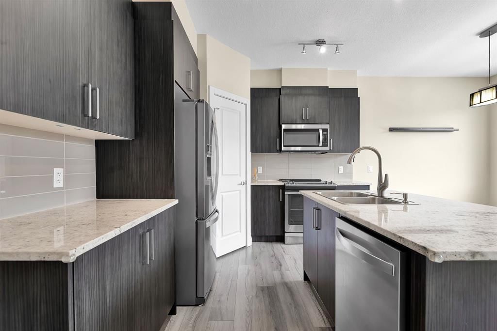 249 Sage Hill Grove NW, Calgary — photo 4 of 33