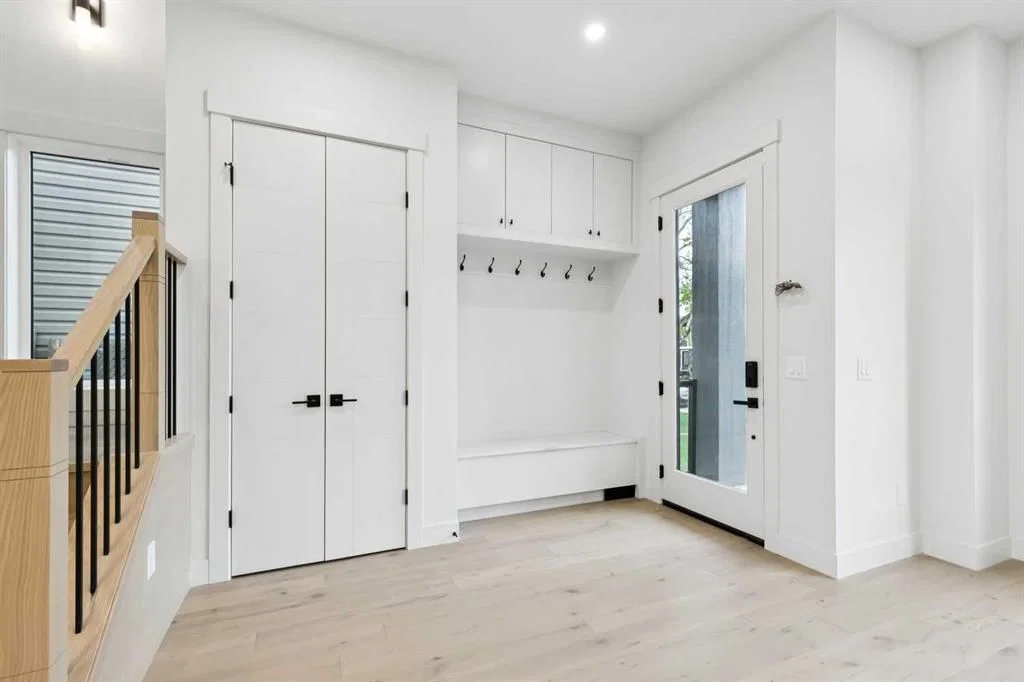 2622 30 Street SW, Calgary — photo 4 of 50