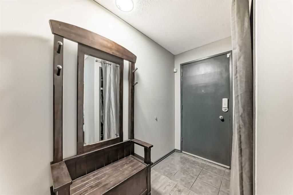 3014 Doverville Crescent SE, Calgary — photo 4 of 49
