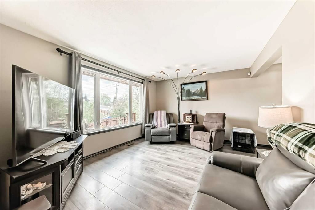 3014 Doverville Crescent SE, Calgary — photo 5 of 49