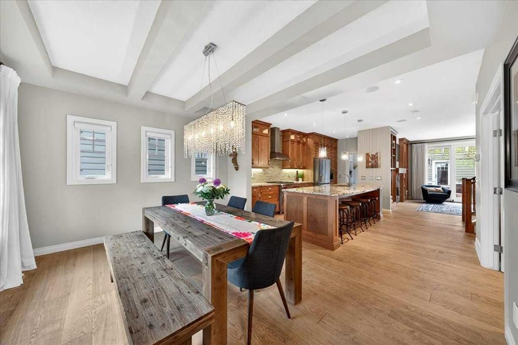 11 Dieppe Drive SW, Calgary — photo 4 of 40