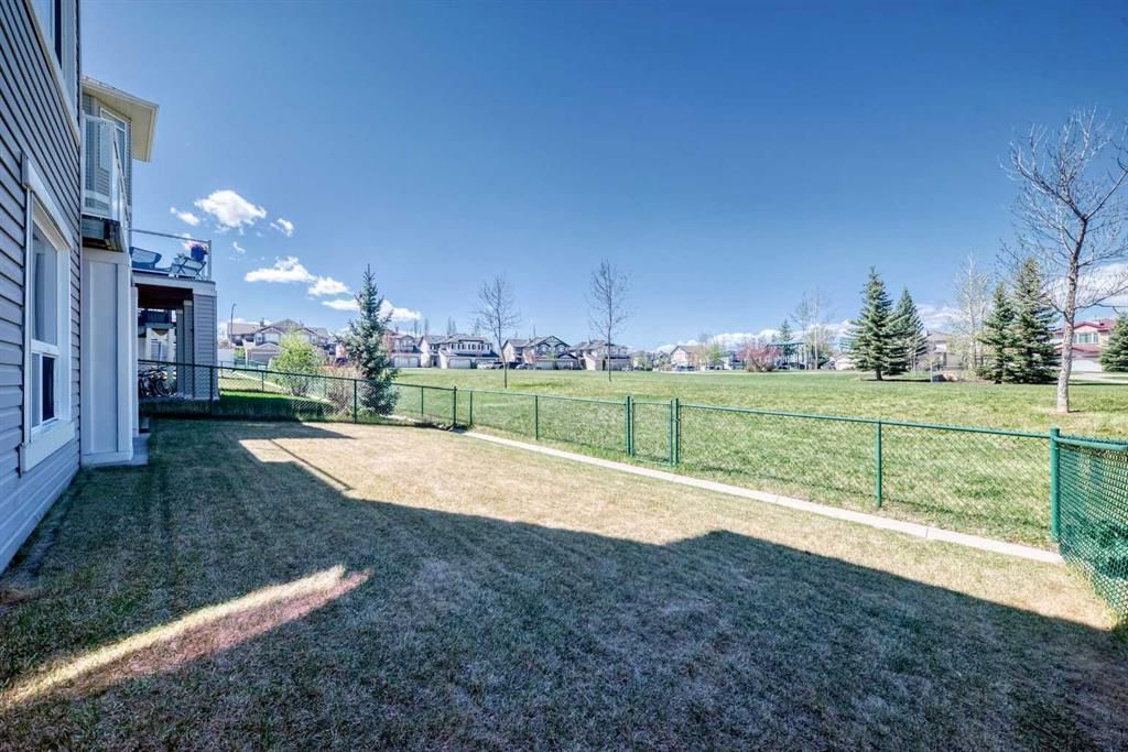 22 Everhollow Rise SW, Calgary — photo 4 of 50