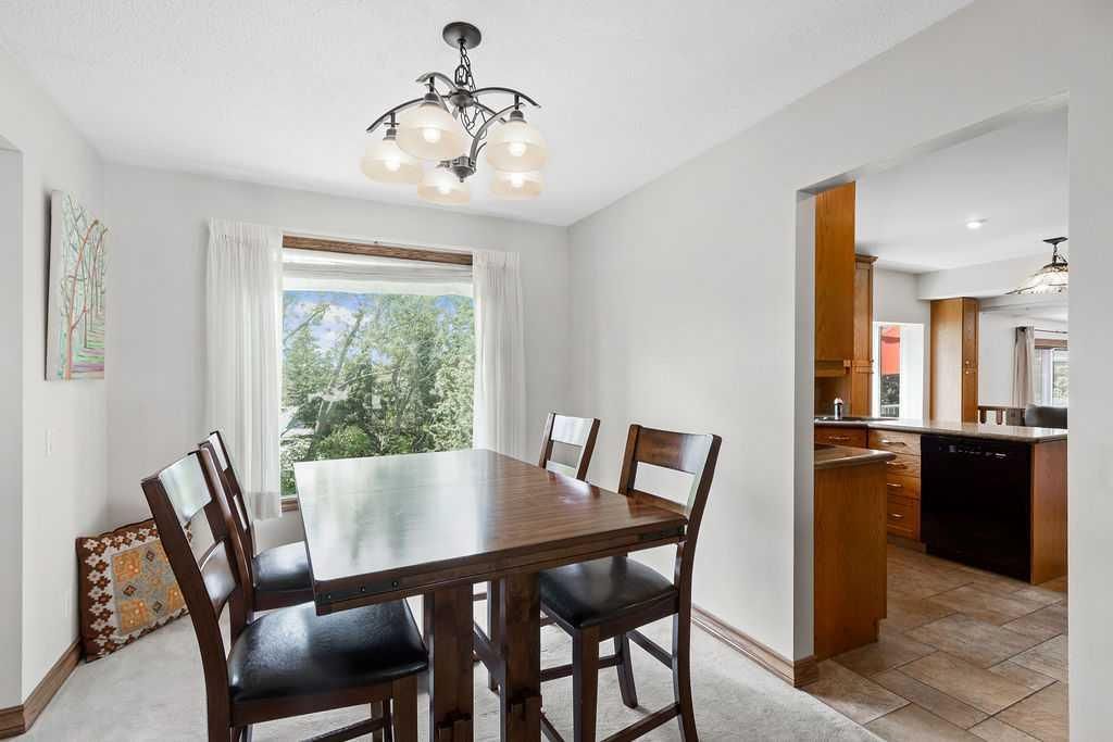 652 Dalmeny Hill NW, Calgary — photo 5 of 44