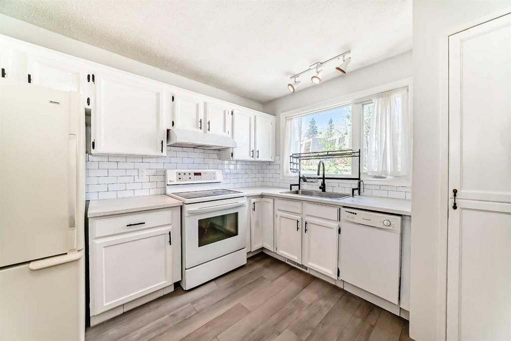6501B Huntsbay Road NW, Calgary — photo 5 of 26
