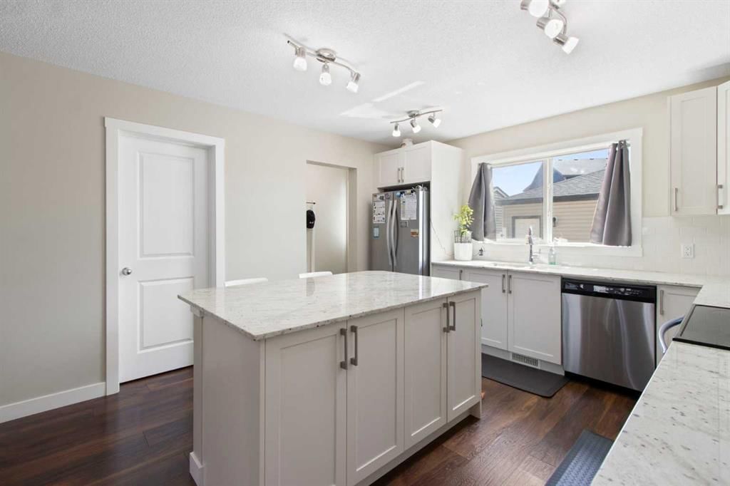 1492 Legacy Circle SE, Calgary — photo 5 of 27