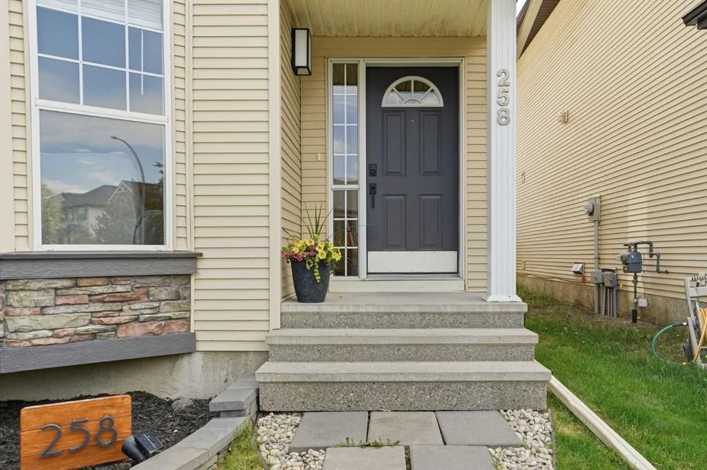 258 Cramond Circle SE, Calgary — photo 3 of 49