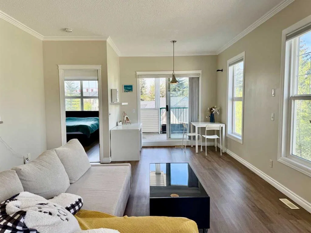 102 Prestwick Gardens SE, Calgary — photo 2 of 46