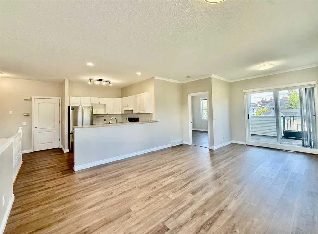 102 Prestwick Gardens SE, Calgary — photo 3 of 46