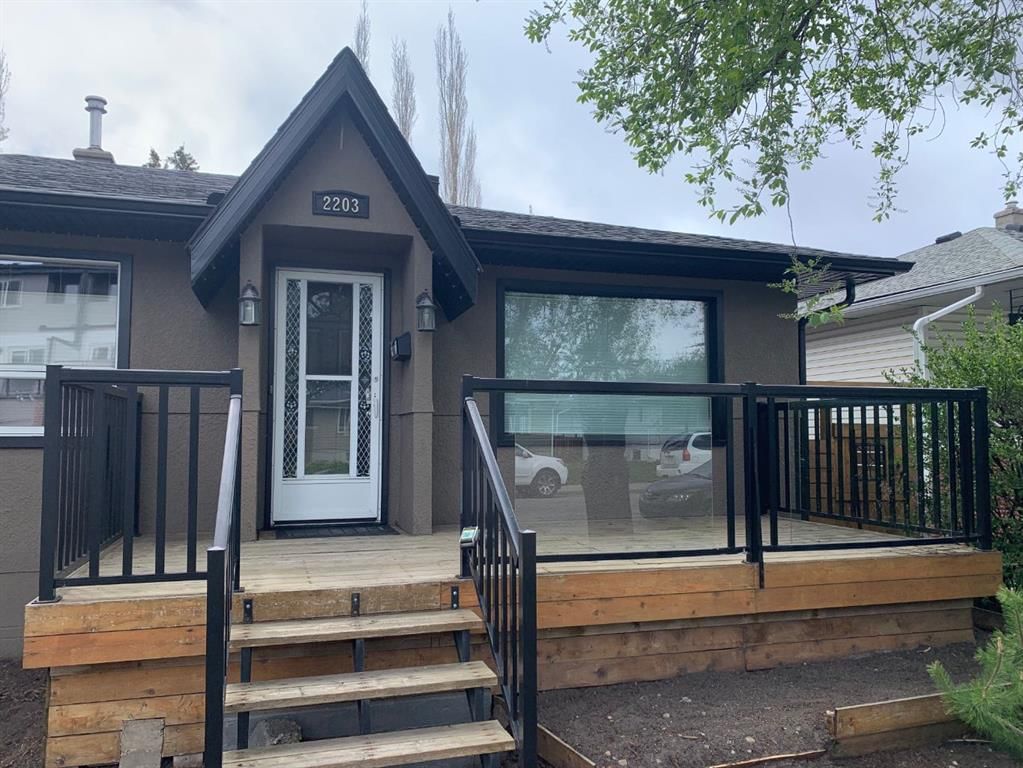 2203 25 Avenue NW, Calgary — photo 2 of 42