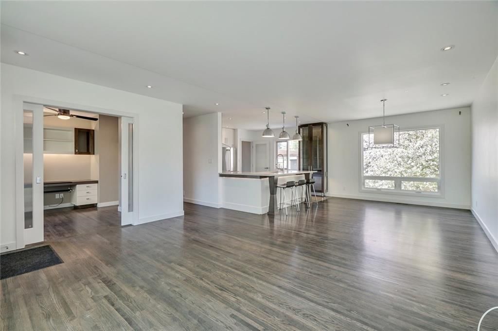 2203 25 Avenue NW, Calgary — photo 3 of 42