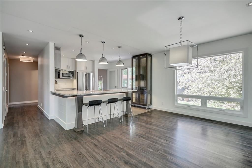 2203 25 Avenue NW, Calgary — photo 4 of 42