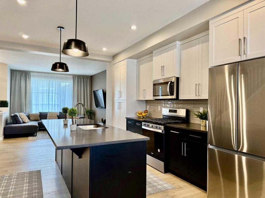 399 Sora Boulevard SE, Calgary — photo 3 of 50