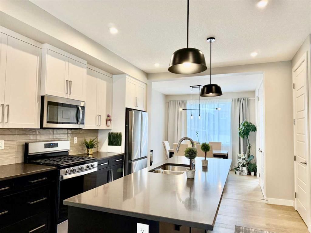 399 Sora Boulevard SE, Calgary — photo 4 of 50