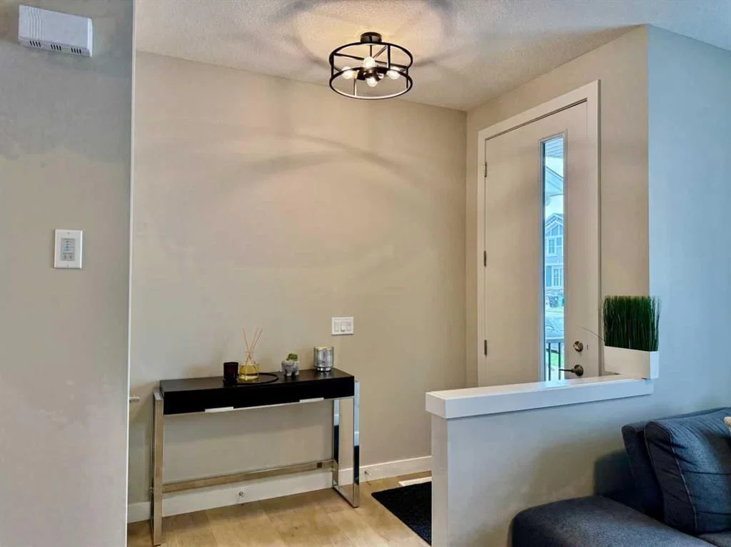 399 Sora Boulevard SE, Calgary — photo 5 of 50