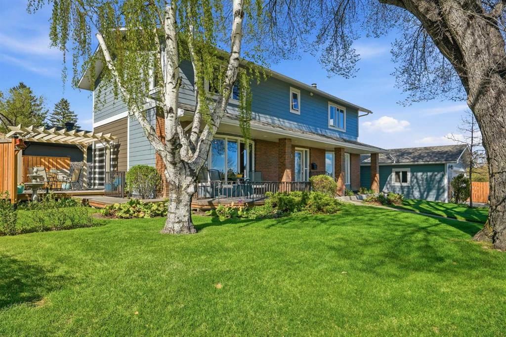 4108 Gatefield Avenue SW, Calgary — photo 3 of 46