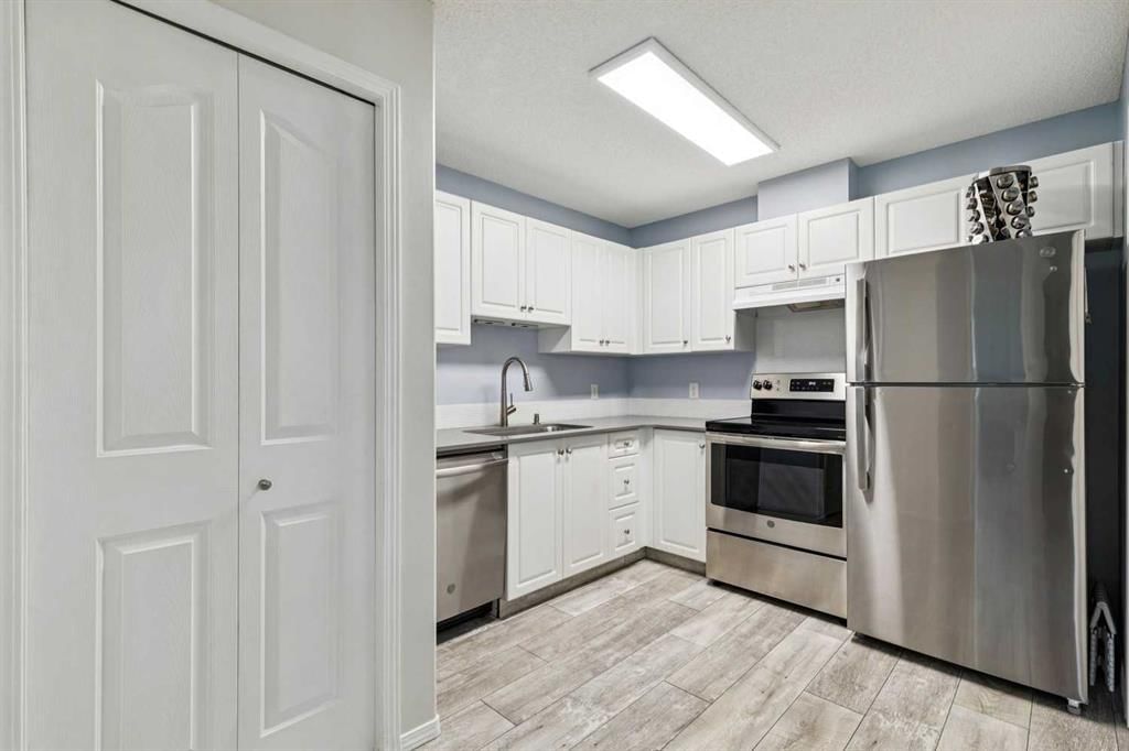 139, 5000 Somervale Court SW, Calgary — photo 4 of 20
