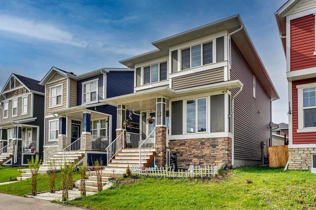 726 Redstone Drive NE, Calgary — photo 4 of 50