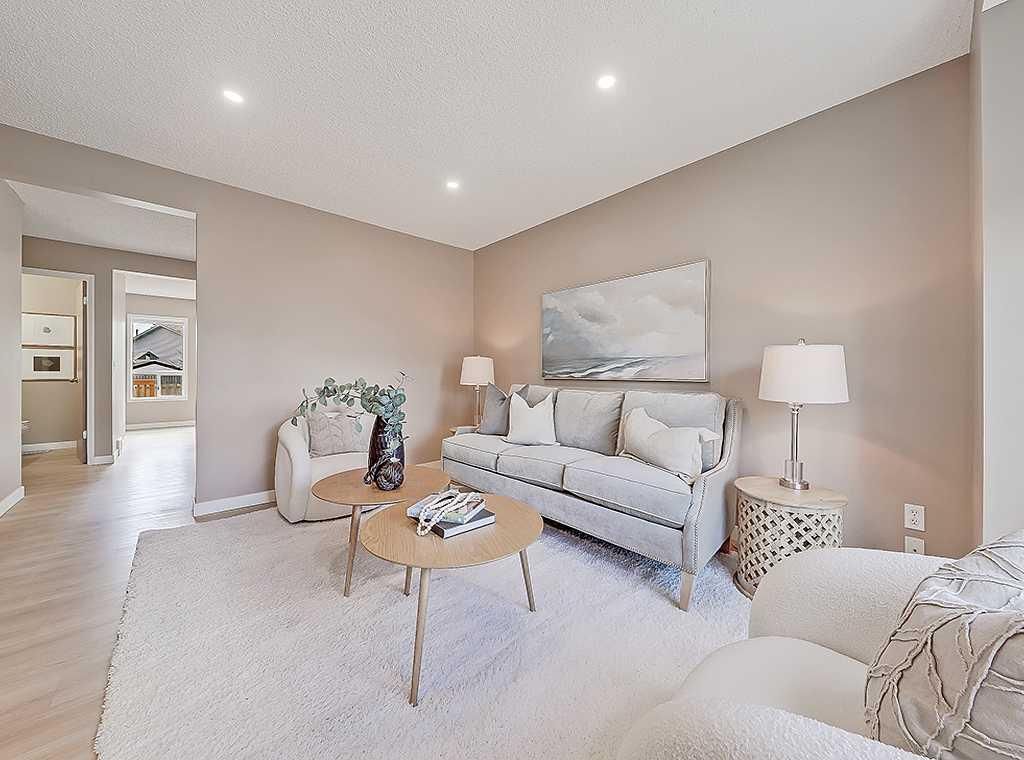 292 Coventry Close NE, Calgary — photo 3 of 48