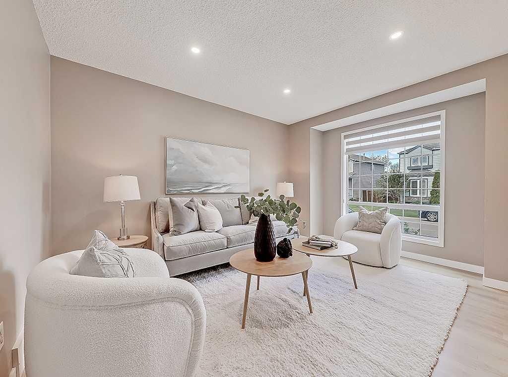292 Coventry Close NE, Calgary — photo 4 of 48