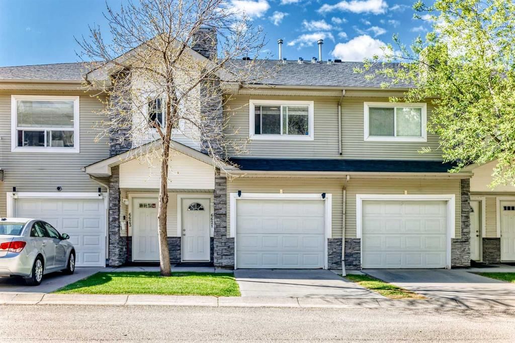 6621 Pinecliff Grove NE, Calgary — recently sold townhome