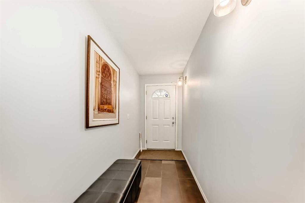 6621 Pinecliff Grove NE, Calgary — photo 3 of 44