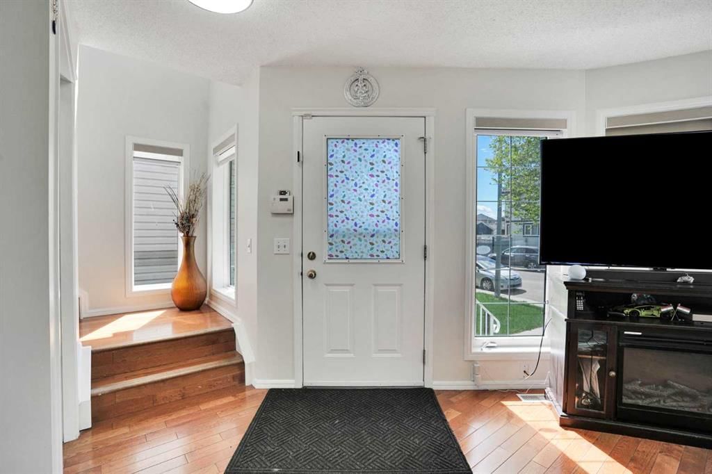 143 Taralea Gardens NE, Calgary — photo 4 of 46