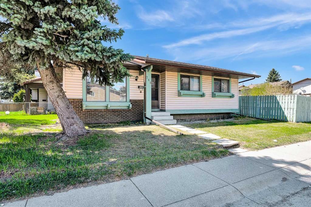 748 Aboyne Way NE, Calgary — photo 2 of 26
