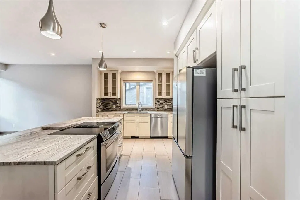 3825 1 Street NE, Calgary — photo 5 of 28