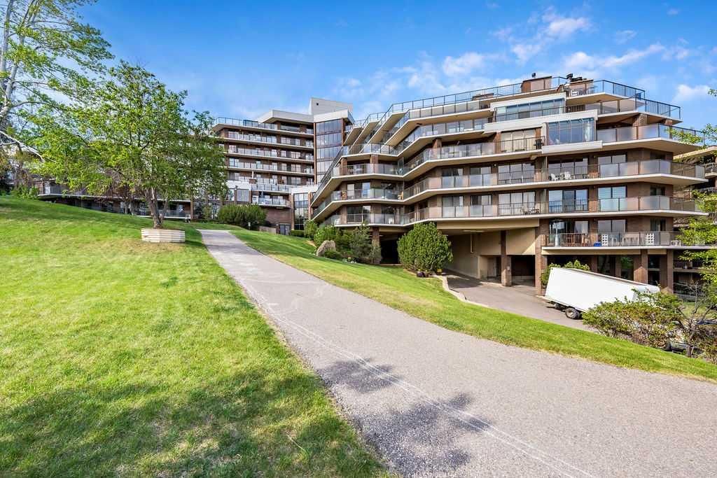 407, 300 Meredith Road NE, Calgary — main listing photo