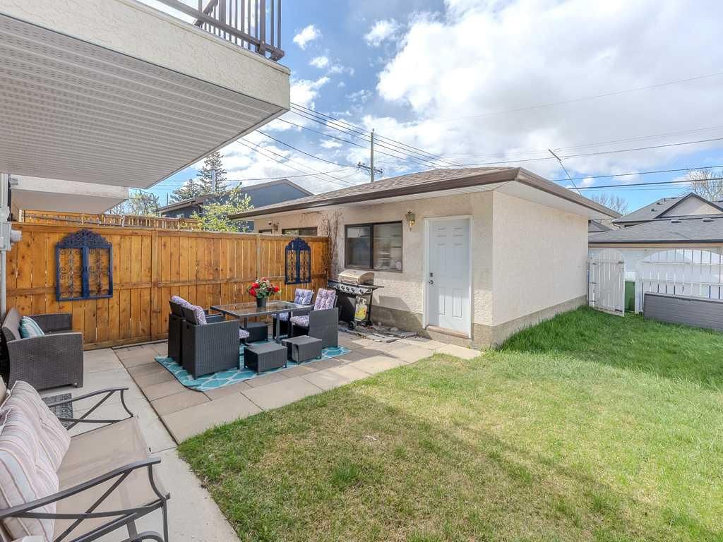 136 24 Avenue NW, Calgary — photo 5 of 28