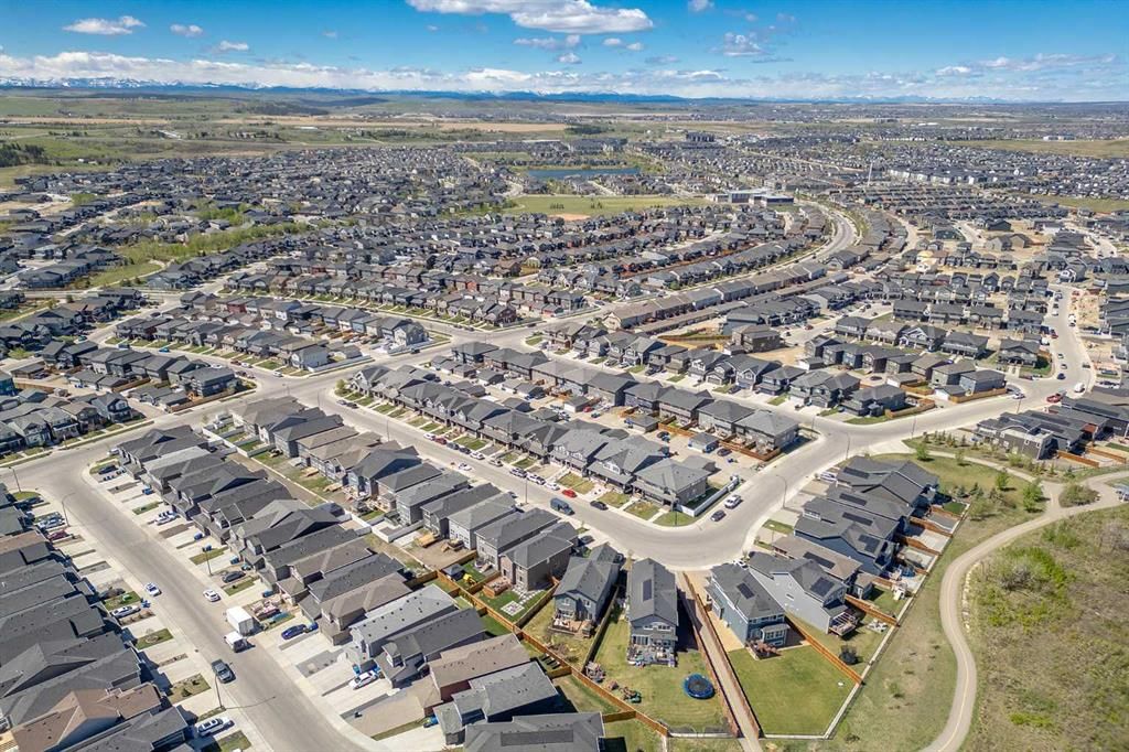 341 Legacy Reach Circle SE, Calgary — photo 4 of 47