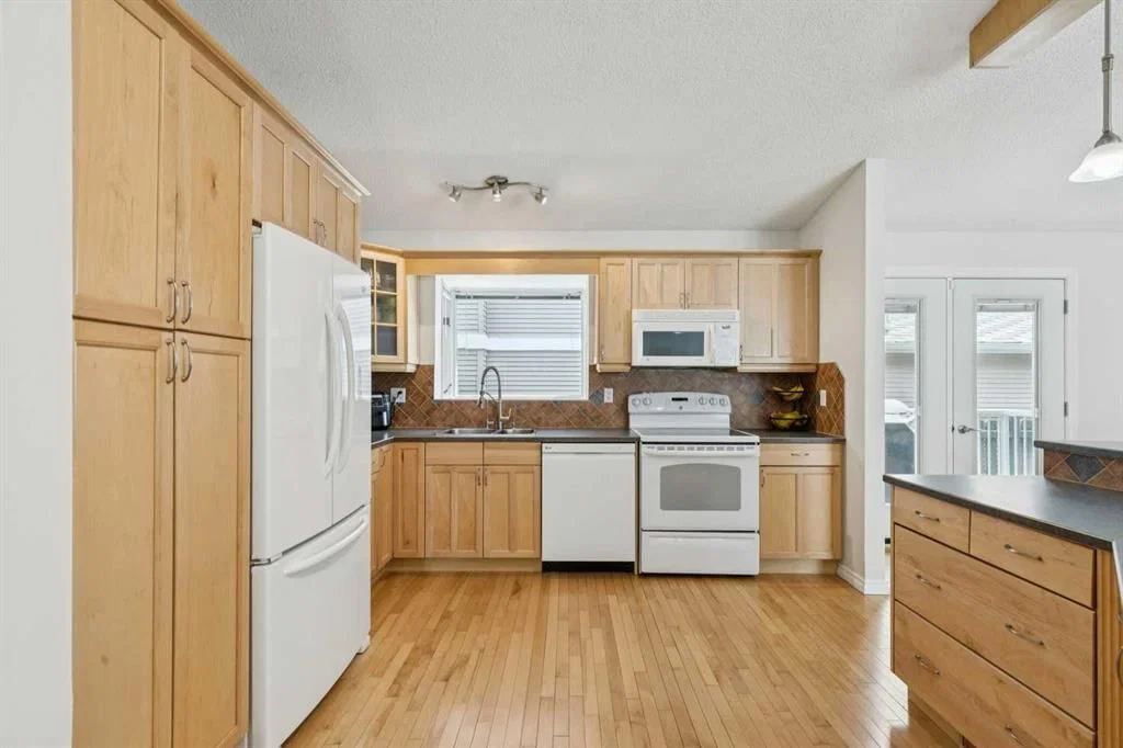 44 Scenic Cove Circle NW, Calgary — photo 4 of 38