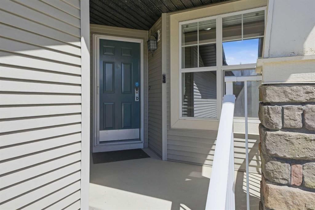 7942 Cougar Ridge Avenue SW, Calgary — photo 2 of 44