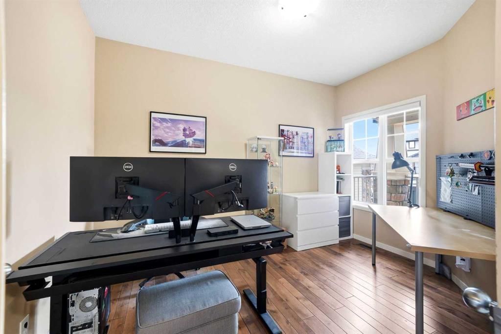 7942 Cougar Ridge Avenue SW, Calgary — photo 5 of 44
