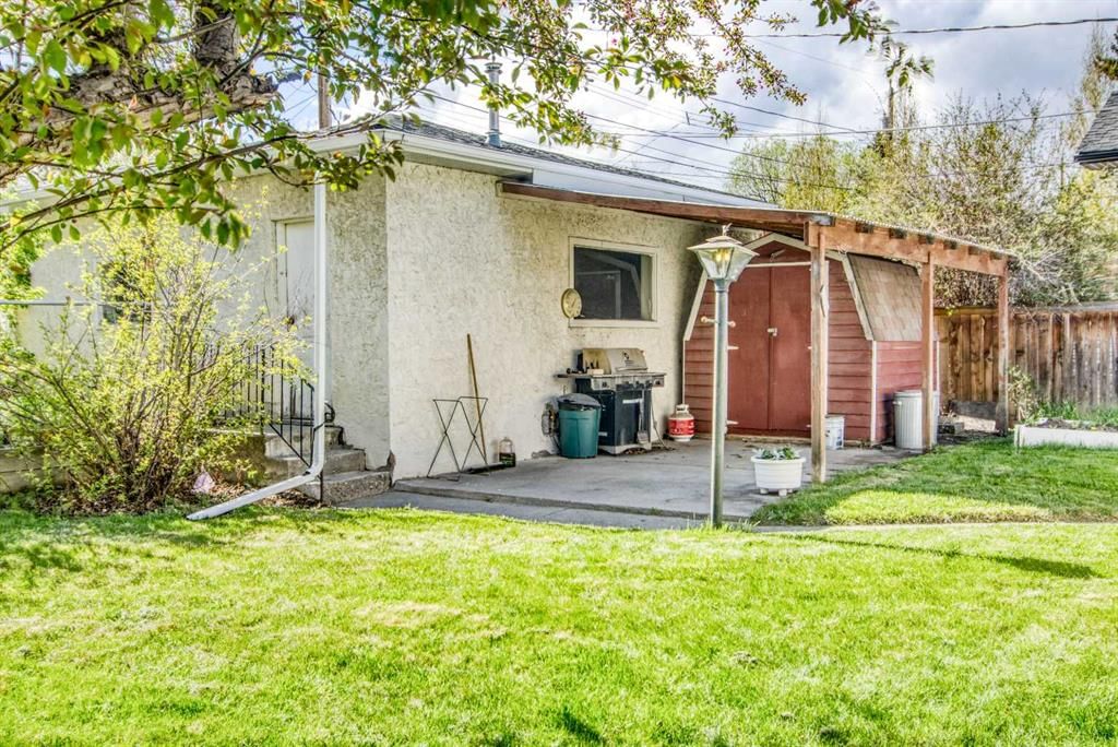 3403 19 Street NW, Calgary — photo 2 of 32
