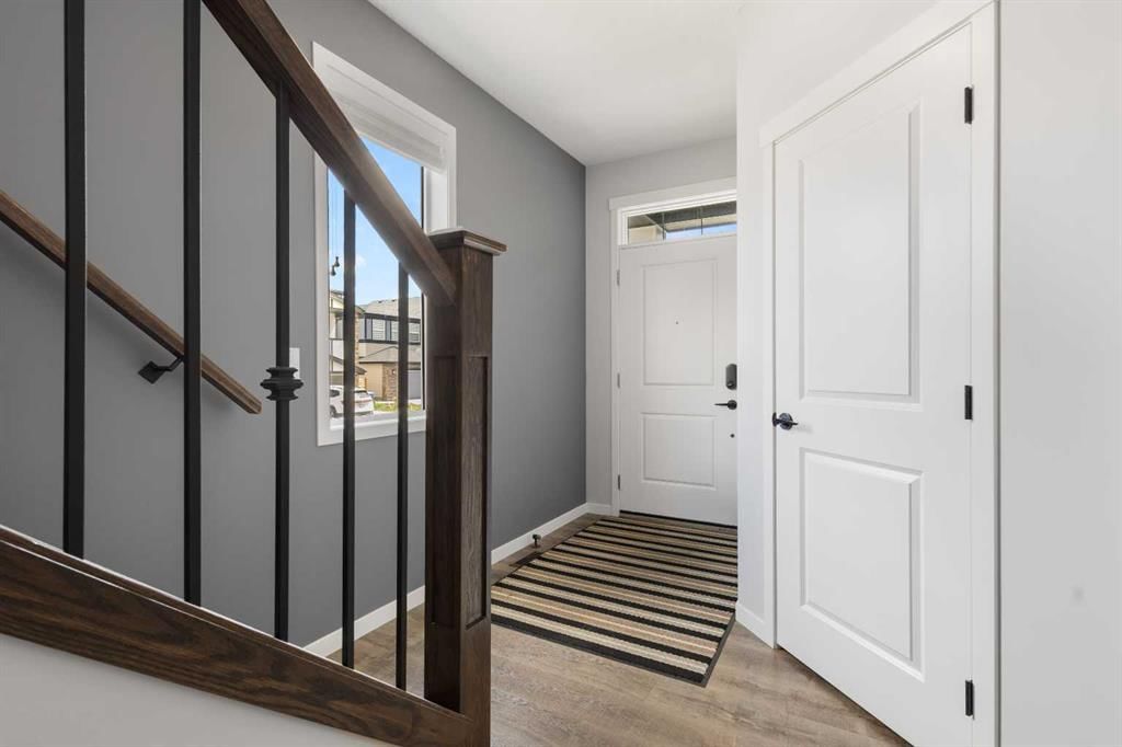 92 Sage Bluff Way NW, Calgary — photo 3 of 48