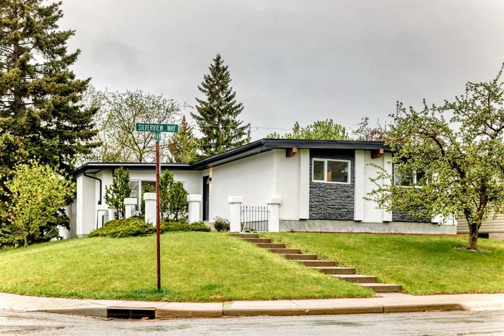 275 Silverview Way NW, Calgary — main listing photo