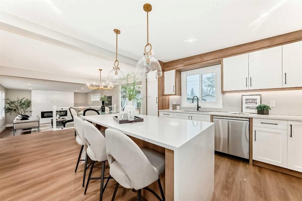 275 Silverview Way NW, Calgary — photo 5 of 41