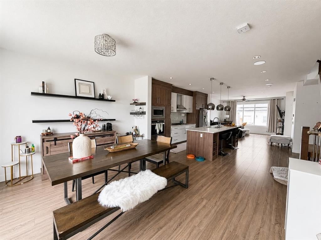 4347 72 Street NW, Calgary — photo 3 of 26
