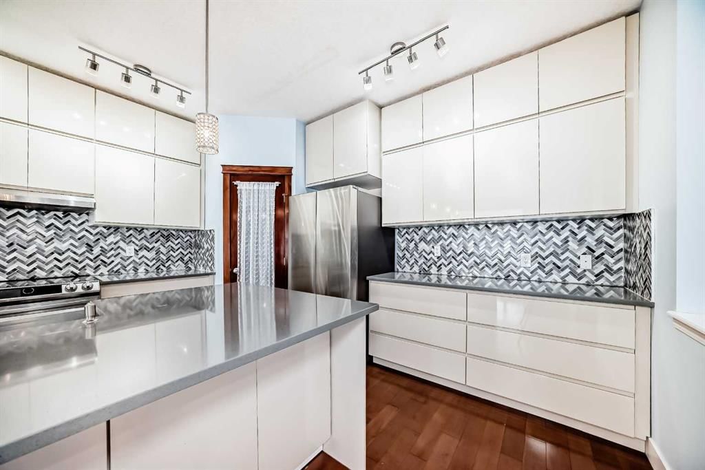 331 Royal Oak Heath NW, Calgary — photo 3 of 48