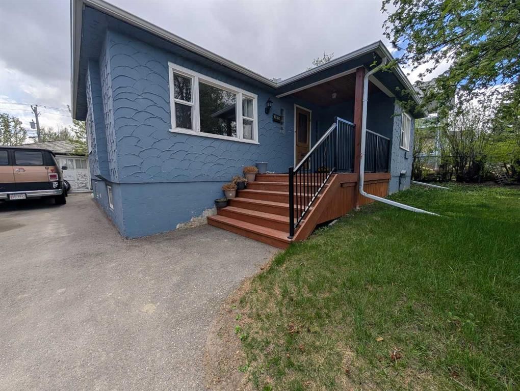 1815 32 Avenue SW, Calgary — photo 2 of 15