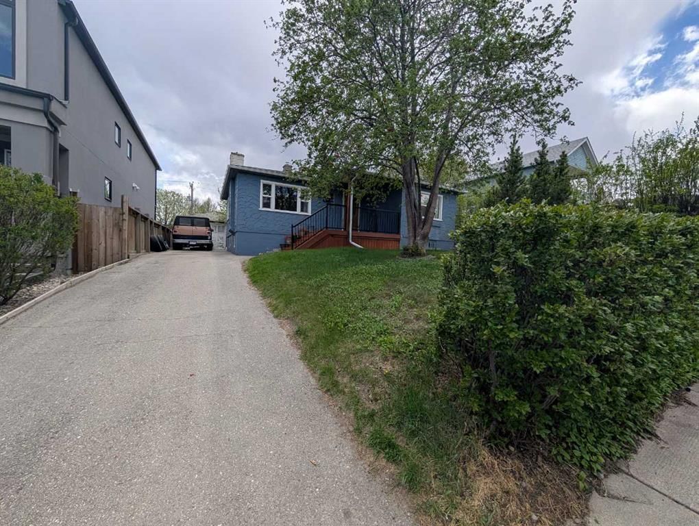 1815 32 Avenue SW, Calgary — photo 3 of 15